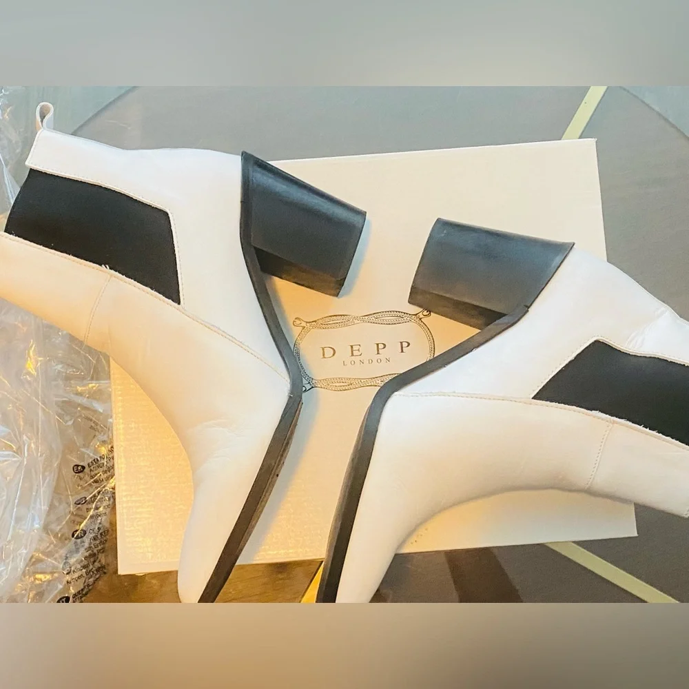 SOLD • SOLD Depp London Wide Fit Pointed Western Boots in White Leather - Picture 3 of 8